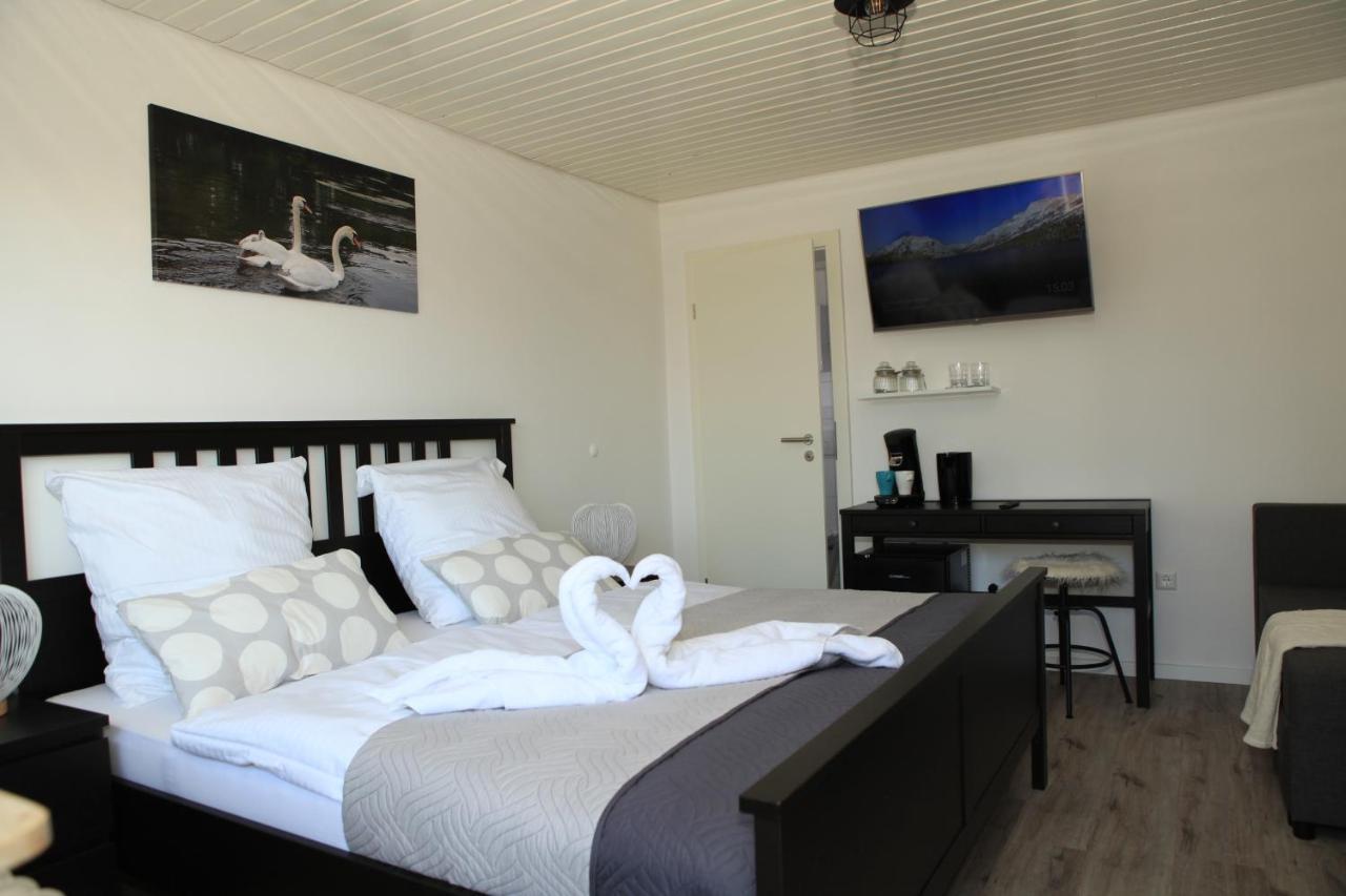 Gaestehaus Zum Rhein Rheinhausen Ngoại thất bức ảnh