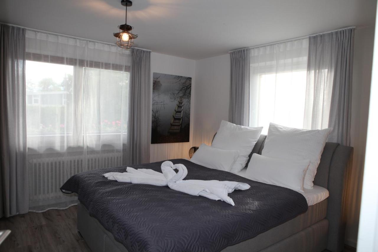 Gaestehaus Zum Rhein Rheinhausen Ngoại thất bức ảnh